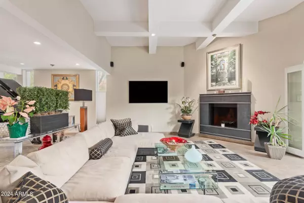 4345 E FAIRMOUNT Avenue, Phoenix, AZ 85018