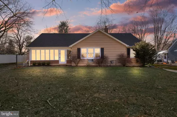 5 MONMOUTH DR, Monmouth Junction, NJ 08852