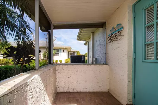 1903 CANTERBURY LN #B12, Sun City Center, FL 33573