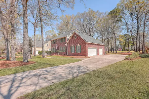 8733 E Fairway Woods Dr, North Charleston, SC 29420