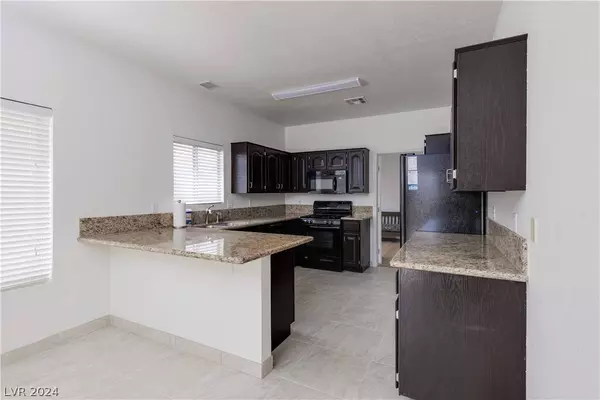 7841 Ben Hogan Drive, Las Vegas, NV 89149