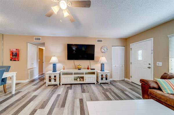 2220 SWEDISH DR #6, Clearwater, FL 33763