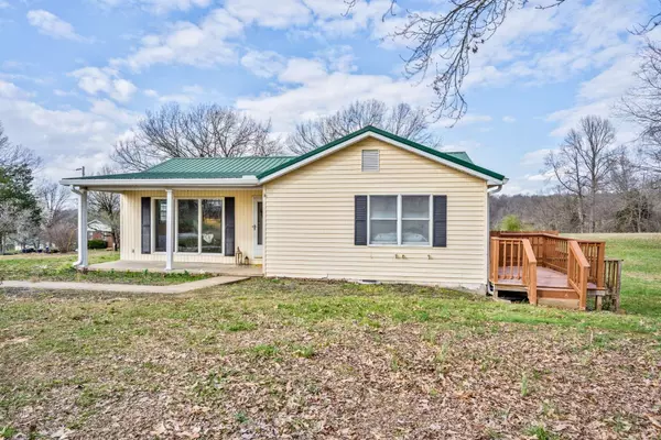 4272 Greenville Rd, Hopkinsville, KY 42240