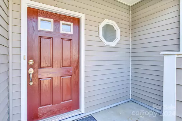 8244 Carob Tree LN, Charlotte, NC 28215