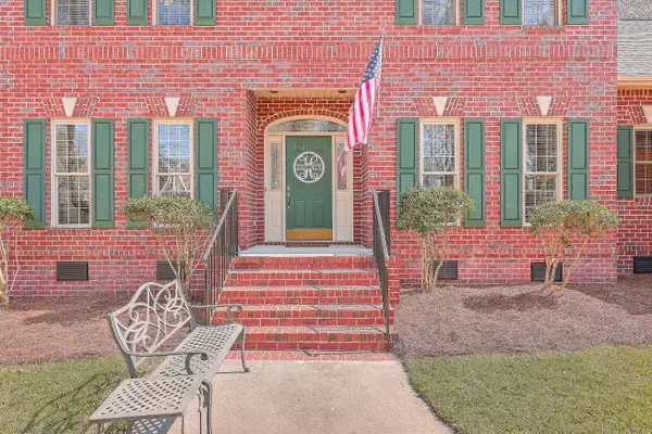 8733 E Fairway Woods Dr, North Charleston, SC 29420