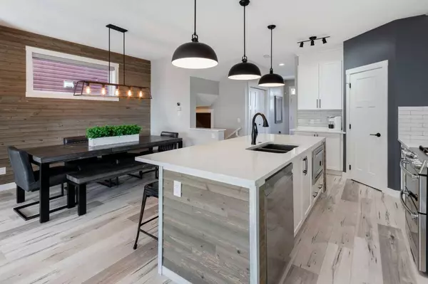 401 Chinook Gate SQ SW, Airdrie, AB T4B 4V9