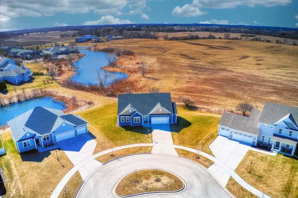 879 Amber LANE, Port Washington, WI 53074