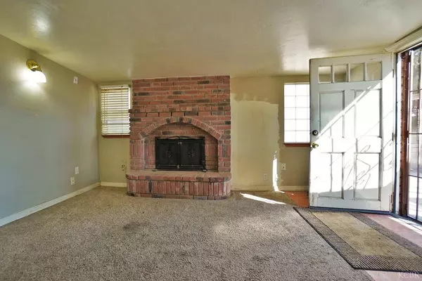 19611 Fairoaks Avenue, Lemoore, CA 93245