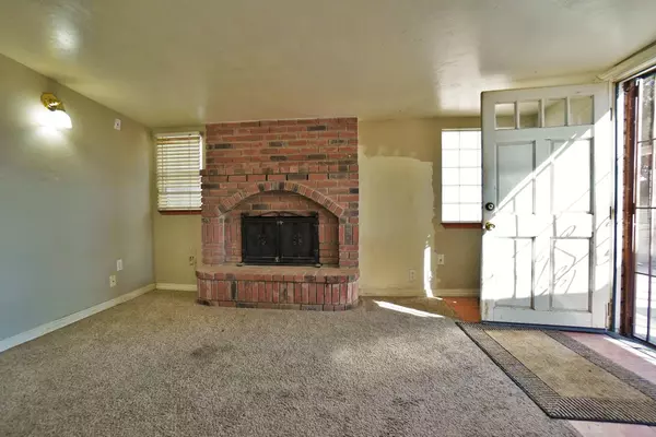 19611 Fair Oaks Avenue, Lemoore, CA 93245