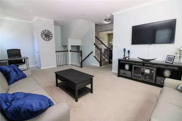 115 Arbor Trail Dr, Mc Kees Rocks, PA 15136