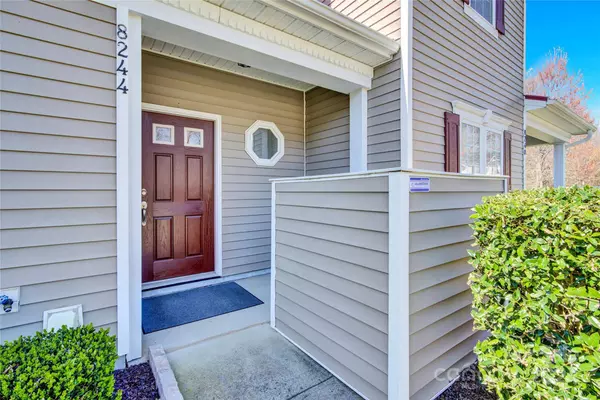 8244 Carob Tree LN, Charlotte, NC 28215