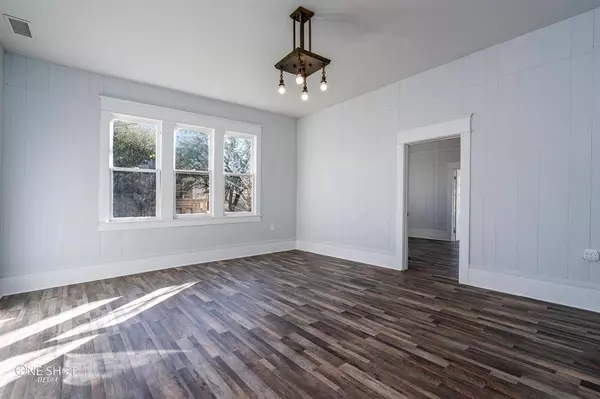 514 E McHarg Street, Stamford, TX 79553