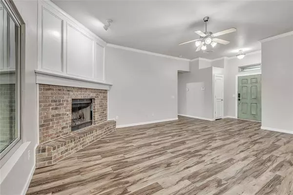 1809 Meadow Run Drive, Moore, OK 73160