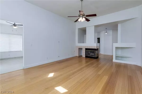 7841 Ben Hogan Drive, Las Vegas, NV 89149