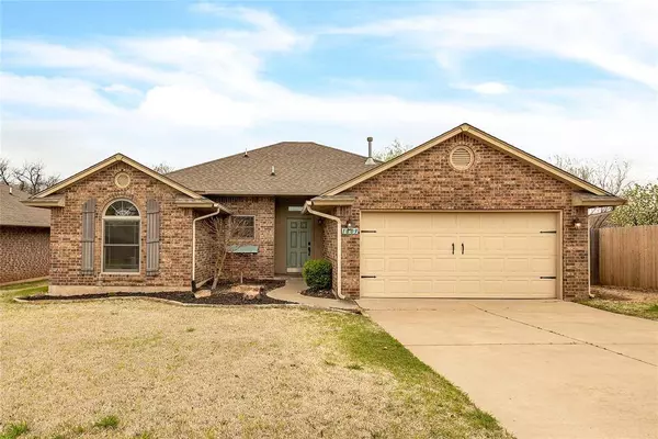 1809 Meadow Run Drive, Moore, OK 73160