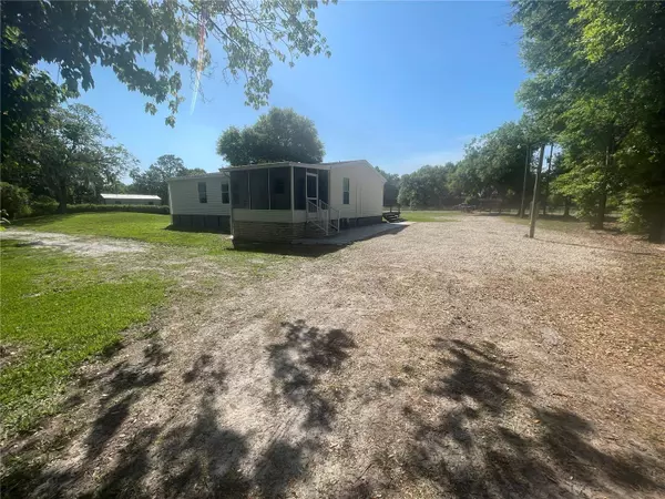 30547 EASTPORT DR, Zephyrhills, FL 33545
