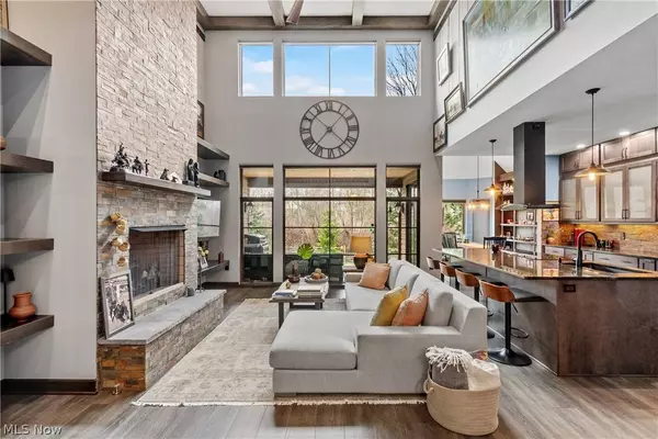 2520 Fairwood CT, Beachwood, OH 44122