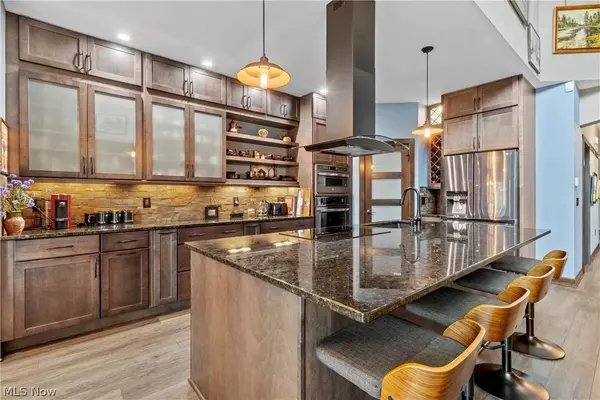 2520 Fairwood CT, Beachwood, OH 44122