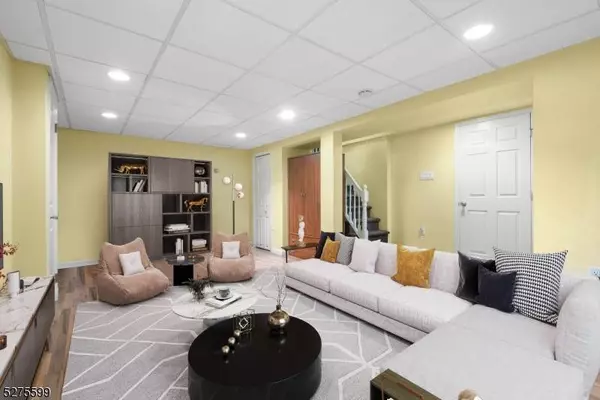 60 Wolcott Rd, Dumont Boro, NJ 07628