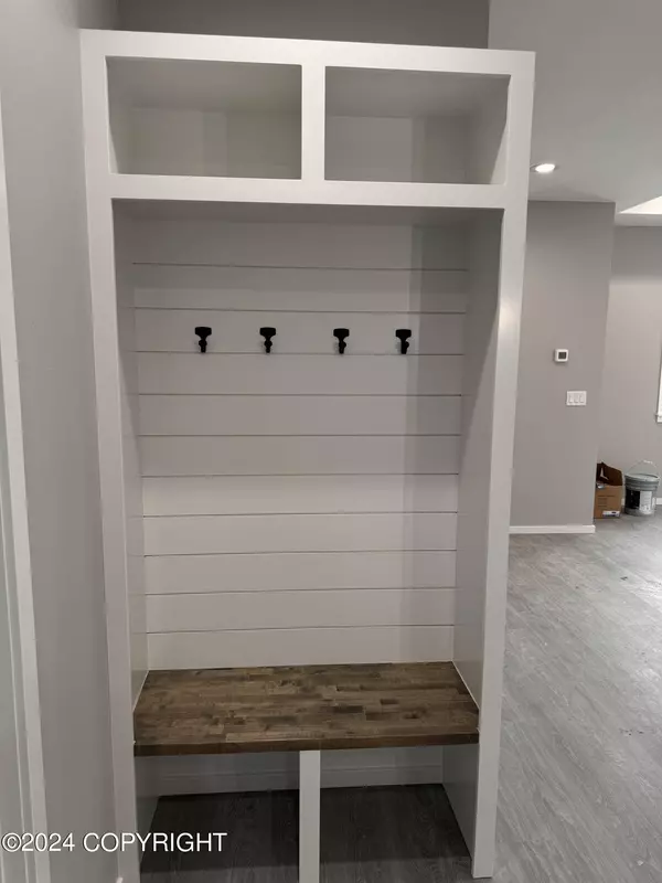 10946 Prince Charming DR, Houston, AK 99694