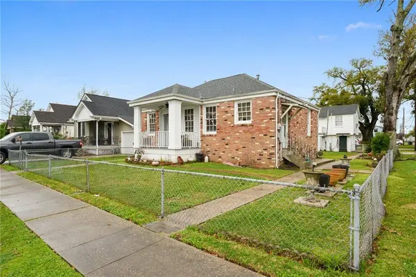220 SHREWSBURY CT, Jefferson, LA 70121