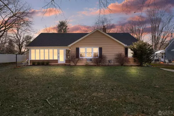 5 Monmouth DR, South Brunswick, NJ 08852