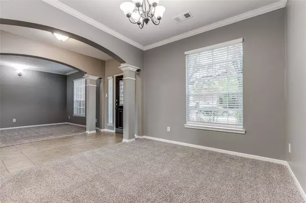 8118 Laurel LN, Baytown, TX 77523