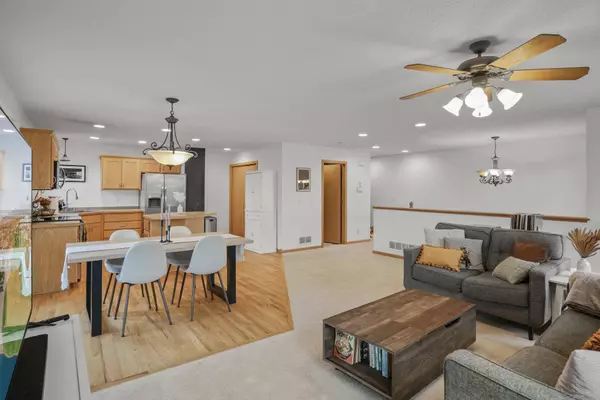 5541 5th ST NE, Fridley, MN 55432