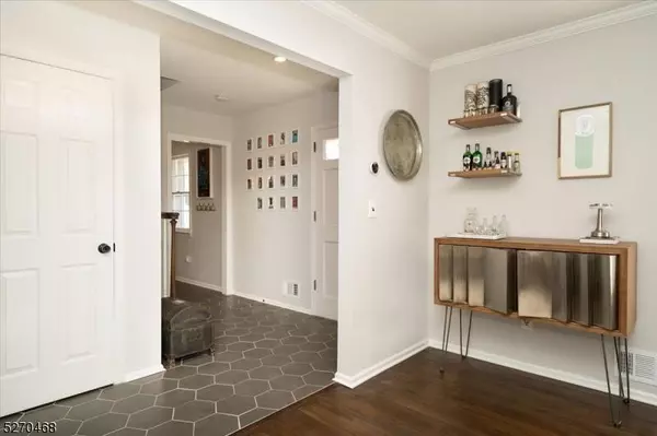 42 Princeton Dr, New Providence Boro, NJ 07974