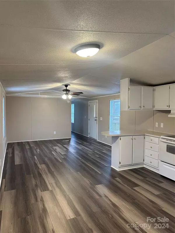 3549 Keystone DR, Sherrills Ford, NC 28673