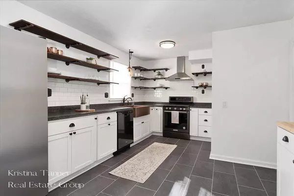 220 Wallinwood NE Avenue, Grand Rapids, MI 49503