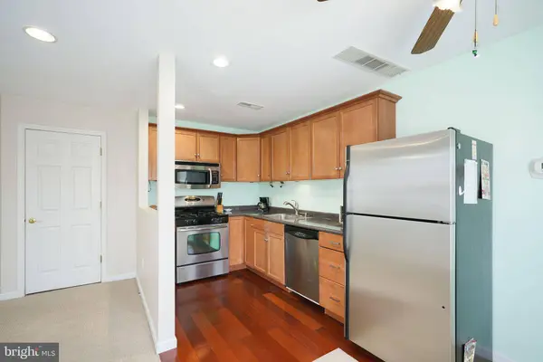 7 CARRE AVE, Essington, PA 19029