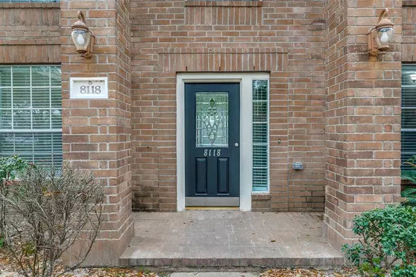 8118 Laurel LN, Baytown, TX 77523