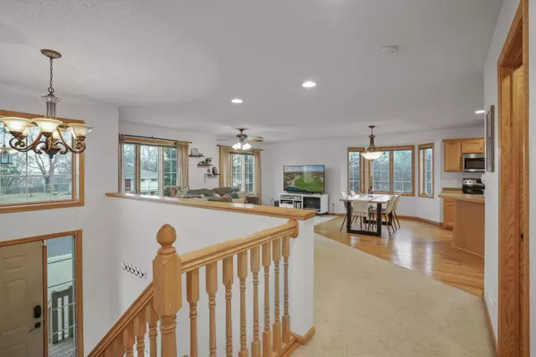 5541 5th ST NE, Fridley, MN 55432