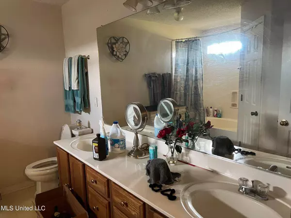 12495 Crystal Well Court, Gulfport, MS 39503