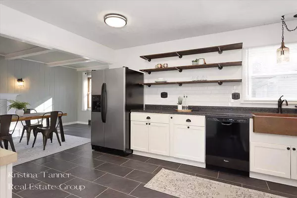 220 Wallinwood NE Avenue, Grand Rapids, MI 49503