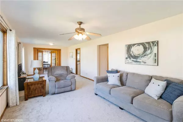 822 Ashmore Circle, West Des Moines, IA 50265