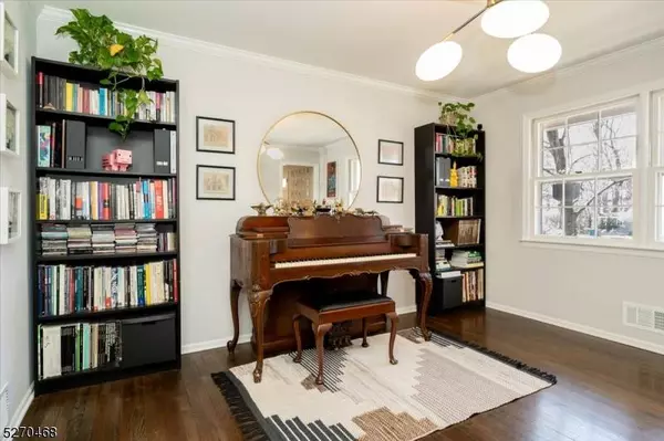 42 Princeton Dr, New Providence Boro, NJ 07974