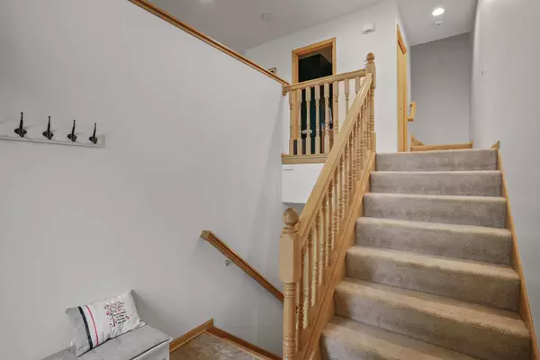 5541 5th ST NE, Fridley, MN 55432