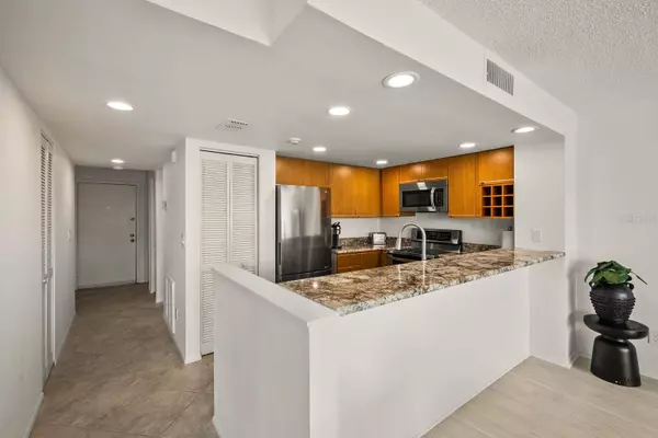 825 S OSPREY AVE #303, Sarasota, FL 34236