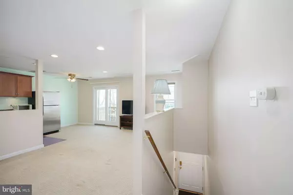 7 CARRE AVE, Essington, PA 19029