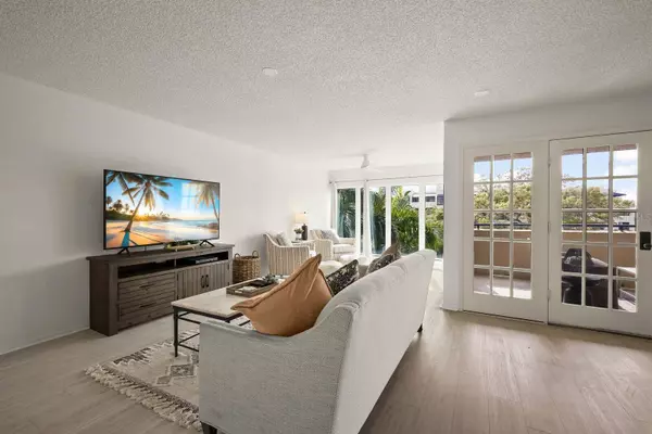 825 S OSPREY AVE #303, Sarasota, FL 34236