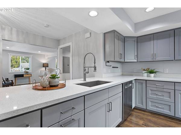 319 NW 139TH AVE, Portland, OR 97229
