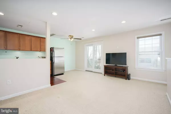 7 CARRE AVE, Essington, PA 19029