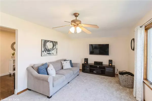 822 Ashmore Circle, West Des Moines, IA 50265