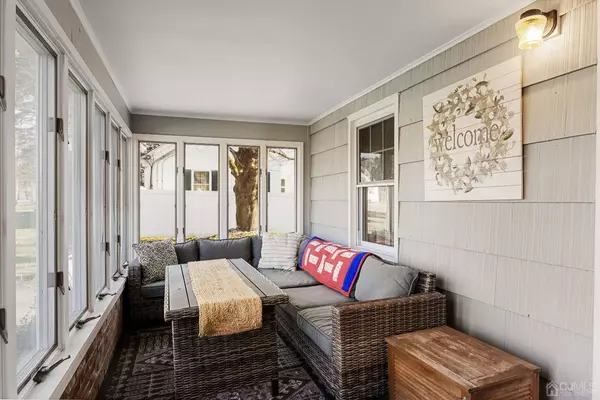 5 Monmouth DR, South Brunswick, NJ 08852