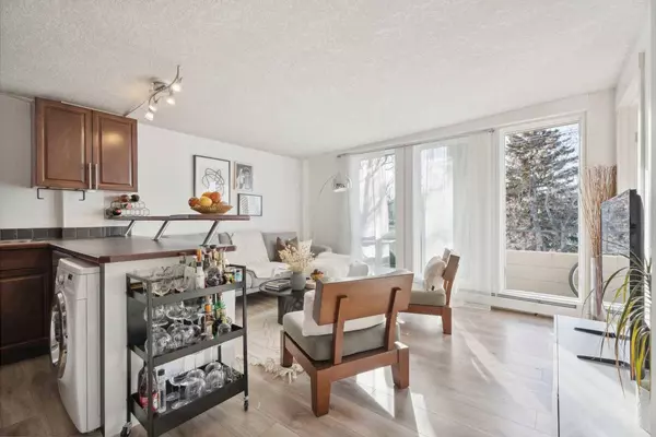 2111 14 ST SW #403, Calgary, AB T2T 3T2