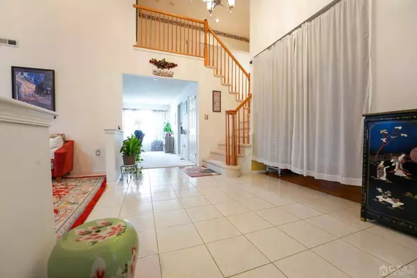 21 Thrush CT, Old Bridge, NJ 08857