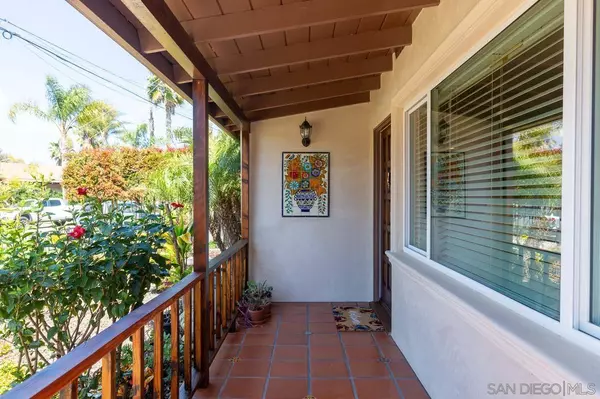 3851 Haiwatha Way, San Diego, CA 92117