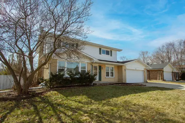 761 E Juniper DR, Palatine, IL 60074